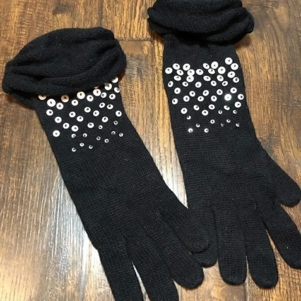 Vintage black gloves